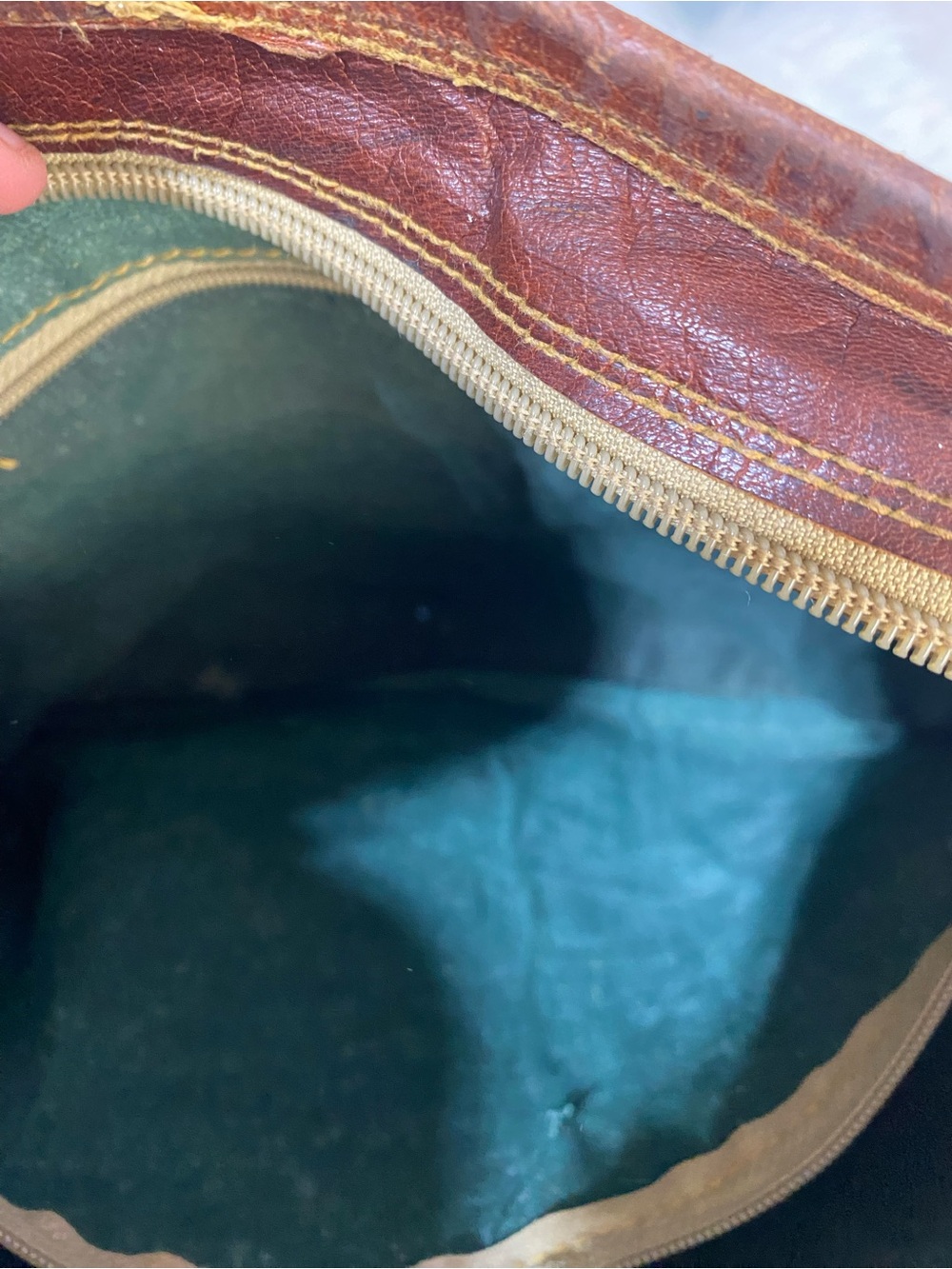 Classic Brown Leather Tote Bag - Elegant Everyday Carry - Picture 3 of 5